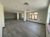 İcarəyə verilir 1 otaqlı 87.1 m2 ofis Gənclik Mall