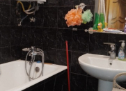 Satılır 3 otaqlı 80 m2 köhnə tikili Elmlər Akademiyası m.