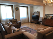 İcarəyə verilir 3 otaqlı 100 m2 köhnə tikili 28 May m.