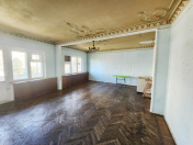 Satılır 5 otaqlı 125 m2 köhnə tikili 8 mkr