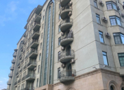 Satılır 4 otaqlı 200 m2 köhnə tikili Nizami m.