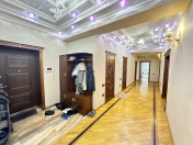 Satılır 4 otaqlı 190 m2 yeni tikili Elmlər Akademiyası m.