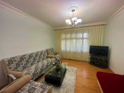 Satılır 3 otaqlı 80 m2 köhnə tikili Qara Qarayev m.