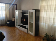 İcarəyə verilir 2 otaqlı 60 m2 köhnə tikili Şah İsmayıl Xətai m.