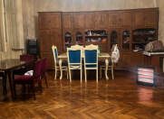 Satılır 5 otaqlı 191 m2 köhnə tikili 28 May m.