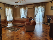 Satılır 4 otaqlı 200 m2 yeni tikili Nizami m.