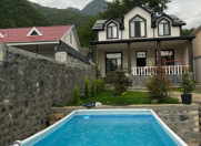 İcarəyə verilir 6 otaqlı 150 m2 həyət evi Qax