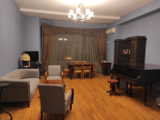 İcarəyə verilir 3 otaqlı 127 m2 yeni tikili Sahil bağı