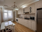 Satılır 3 otaqlı 120 m2 yeni tikili Yeni Yasamal