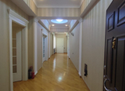 İcarəyə verilir 4 otaqlı 206 m2 yeni tikili Sahil m.