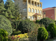 Satılır 9 otaqlı 800 m2 villa Badamdar
