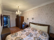 Satılır 2 otaqlı 60 m2 köhnə tikili Gənclik m.