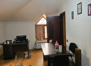 İcarəyə verilir 5 otaqlı 180 m2 ofis Şah İsmayıl Xətai m.