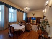 Satılır 3 otaqlı 130 m2 köhnə tikili Nizami m.