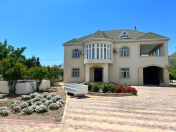 Satılır 9 otaqlı 11 m2 bağ evi Xəzər r.