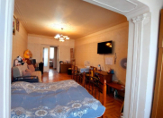 Satılır 3 otaqlı 90 m2 köhnə tikili Nizami m.