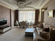 Satılır 4 otaqlı 134 m2 yeni tikili İnşaatçılar m.