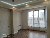 Satılır 2 otaqlı 70 m2 yeni tikili 8 km