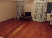 Satılır 3 otaqlı 70 m2 köhnə tikili Elmlər Akademiyası m.