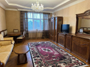 İcarəyə verilir 3 otaqlı 110 m2 yeni tikili 28 May m.