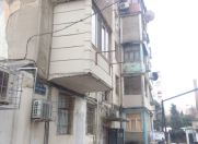 Satılır 2 otaqlı 47 m2 köhnə tikili İnşaatçılar m.