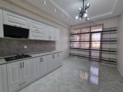 Satılır 3 otaqlı 130 m2 yeni tikili Qara Qarayev m.