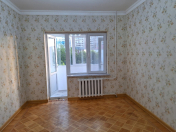 Satılır 2 otaqlı 65 m2 köhnə tikili 9 mkr