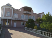 Satılır 12 otaqlı 550 m2 həyət evi Novxanı