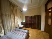 İcarəyə verilir 5 otaqlı 180 m2 köhnə tikili Montin