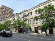 İcarəyə verilir 4 otaqlı 100 m2 köhnə tikili 28 may