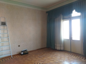 Satılır 3 otaqlı 95 m2 köhnə tikili 28 May m.