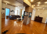 Satılır 4 otaqlı 250 m2 yeni tikili 28 May m.