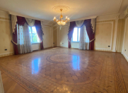 Satılır 4 otaqlı 180 m2 yeni tikili 28 May m.