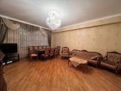 İcarəyə verilir 3 otaqlı 130 m2 yeni tikili Tibb Universiteti