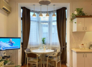 Satılır 4 otaqlı 160 m2 köhnə tikili Axundov bağı