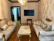 Satılır 5 otaqlı 120 m2 köhnə tikili Əhmədli m.