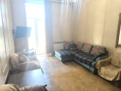 Satılır 3 otaqlı 85 m2 köhnə tikili Qara Qarayev m.