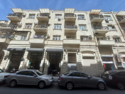 Satılır 2 otaqlı 60 m2 köhnə tikili Sahil m.