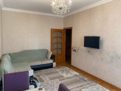 Satılır 4 otaqlı 115 m2 köhnə tikili Elmlər Akademiyası m.