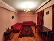 Satılır 2 otaqlı 60 m2 köhnə tikili Elmlər Akademiyası m.