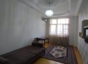 Satılır 2 otaqlı 70 m2 yeni tikili İnşaatçılar m.