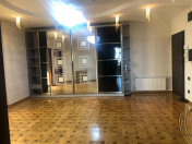 Satılır 4 otaqlı 217 m2 yeni tikili 28 May m.