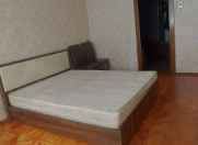 İcarəyə verilir 3 otaqlı 80 m2 köhnə tikili Qara Qarayev m.