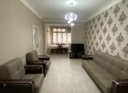 Satılır 2 otaqlı 70 m2 köhnə tikili Moskva univermağı