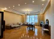 İcarəyə verilir 4 otaqlı 220 m2 yeni tikili Sahil m.