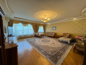 Satılır 4 otaqlı 205 m2 yeni tikili 28 May m.