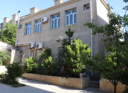 Satılır 10 otaqlı 400 m2 köhnə tikili Qaraçuxur