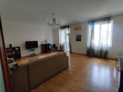 İcarəyə verilir 3 otaqlı 150 m2 yeni tikili Dövlət Statistika Komitəsi