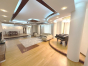 İcarəyə verilir 5 otaqlı 700 m2 yeni tikili Sahil m.