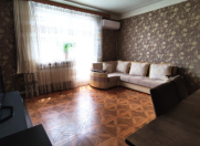 Satılır 3 otaqlı 70 m2 köhnə tikili Elmlər Akademiyası m.
